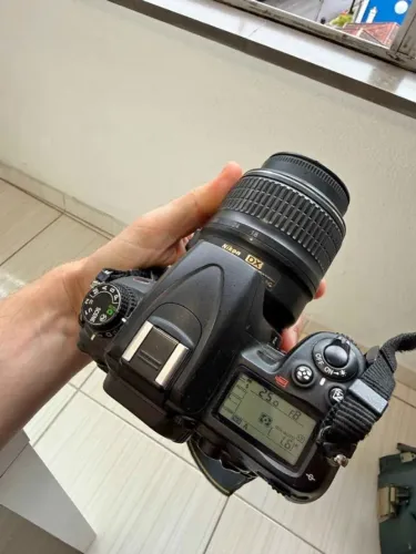 Câmera Nikon D7000 + Lente 18-55mm VR