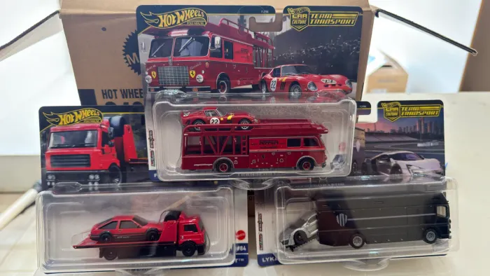 Hot Wheels Set Team Transport Ferrari 3 unidades