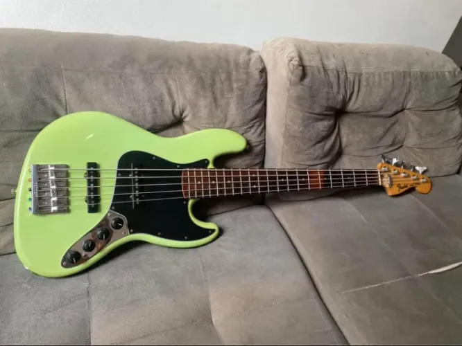 Baixo fender deluxe MIM 5 cordas