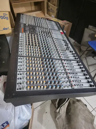 Mesa de som