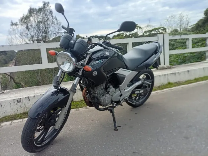 Fazer 250