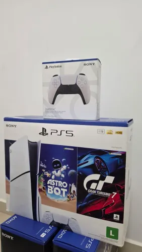 VIDEO GAME PLAYSTATION 5 SLIM MIDIA FISICA - USADO - ACOMPANHA 2 JOGOS E 2 CONTROLES