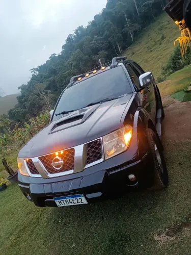 Nissan Frontier LE CD 4X4 2.5 TB Diesel Aut. 2010