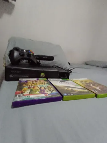 Vem nele <br>Xbox 360 com Kinect <br>1 controle <br>Forza 2 <br>resident evil <br>FIFA 15