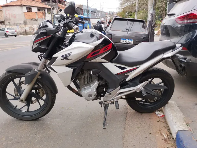 Moto, somente vende!