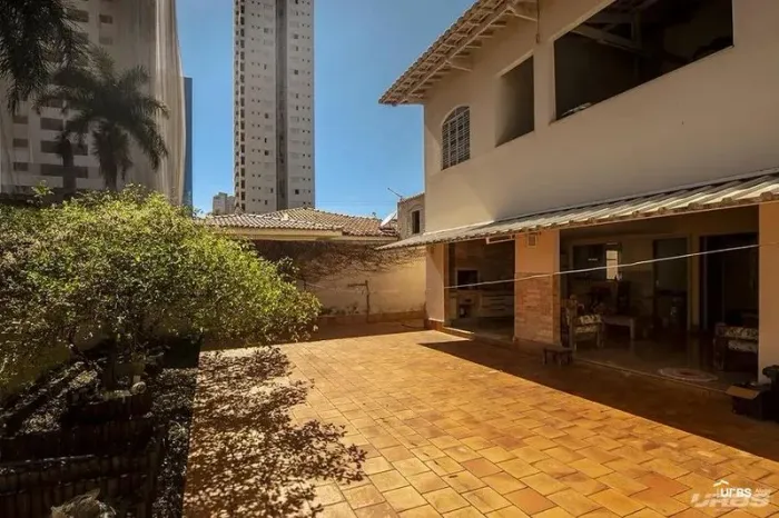 Sobrado, 358 m², 4 qts, , 4 vagas, Setor Bueno