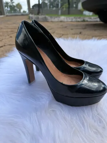 Scarpin Preto Verniz Plataforma Salto Alto 36 Elegante