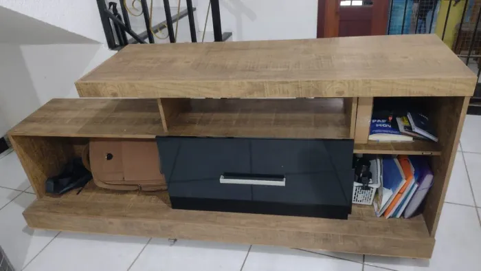 MÓVEL EM MDF PURO SEMI-NOVO