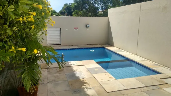 Casa condomínio Bariloche Feitosa piscina e área laser
