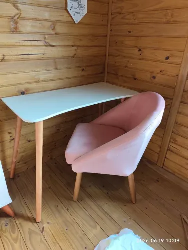 Mesa e poltrona de estudo infantil