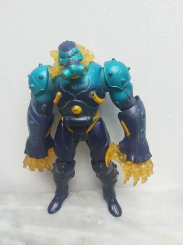 Boneco Toxzor Max steel Calssico com mecânico funcionando