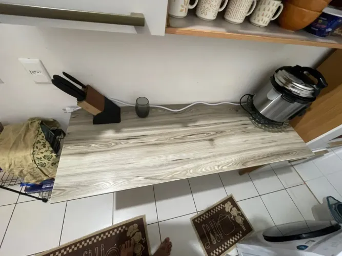 Mesa basculante dobrável marrom 150x50cm - ENTREGO E PARCELO
