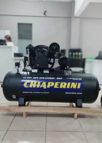 Compressor de Ar 250L 20pes 175 psi Industrial 5CV - Chiaperini (Novo)