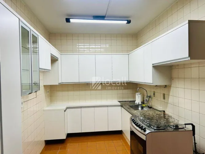Apartamento com 3 quartos, 138 m² - venda por R$ 380.000 ou aluguel por R$ 2.313/mês - Cen