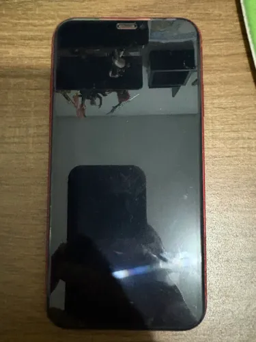 Vendo iPhone 11 vermelho