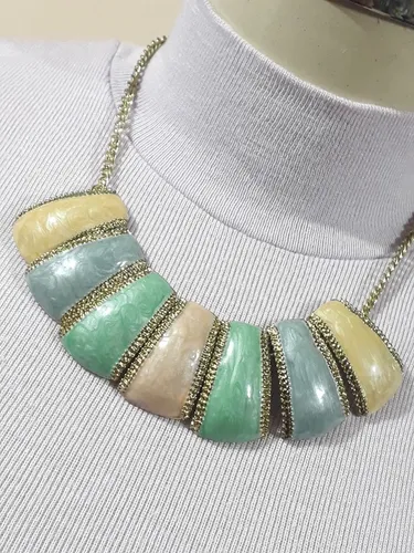 Colar lindo em metal (Ler a descrição abaixo )