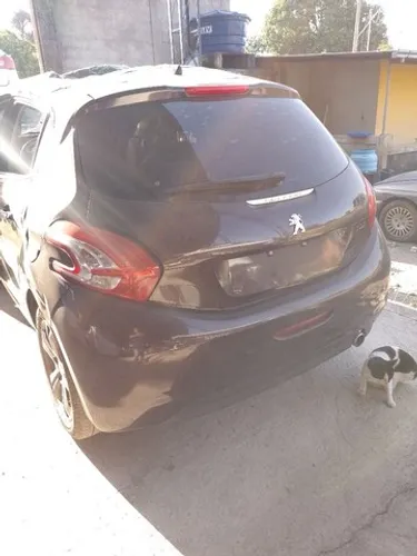 Peugeot 208 para peças 