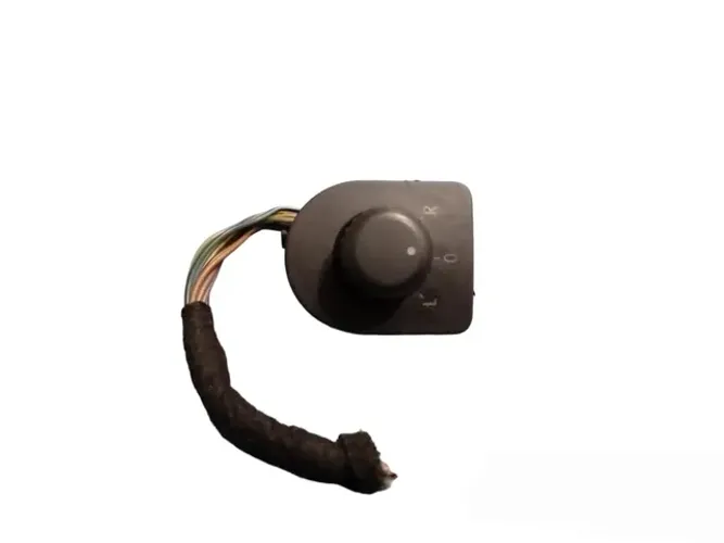 Botão  interruptor do retrovisor do Fox G2 e G4 2010 a 2022 seminovo original 