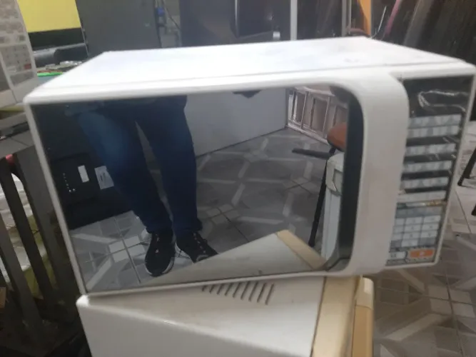 Vendo microondas midea 23 litros