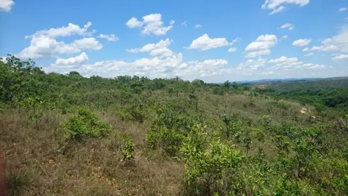 Chácara de 20.000m², plana a menos de 2.3 km da MG10, aceita carro como parte de pagamento
