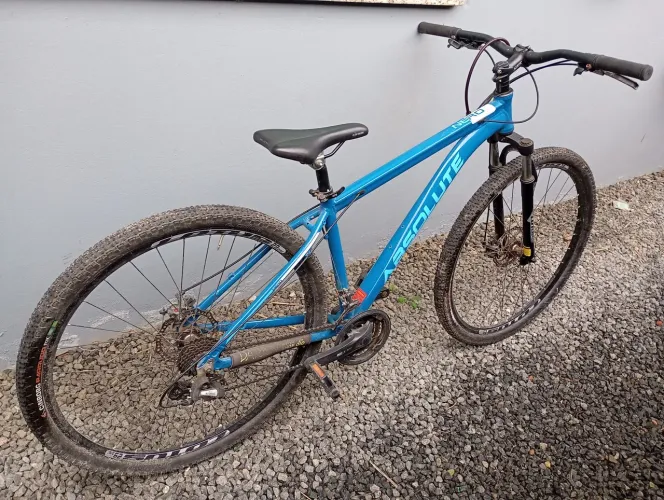 Bicicleta aro 29 em ótimo estado de conservação