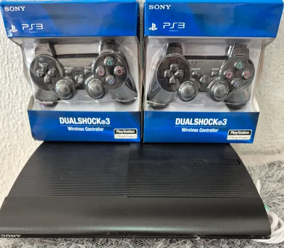 Ps3 super slim bem conservado 27 jogos