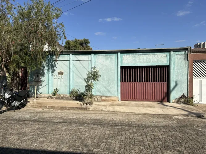 Casa para locação no bairro Planalto