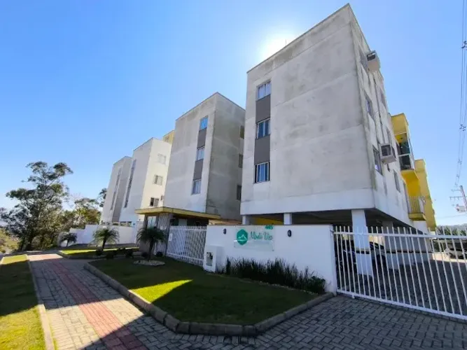 Apto semi-mobiliado 2 dorm 1 minuto do centro Criciúma ÓTIMO custo benefício aceita financ