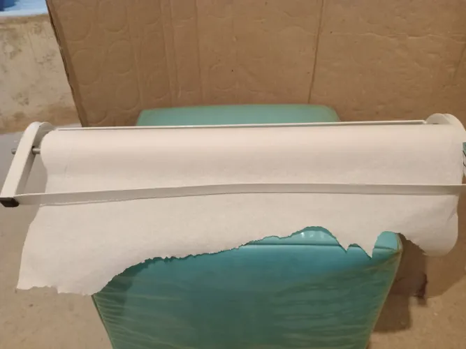 Porta-papel toalha de metal branco