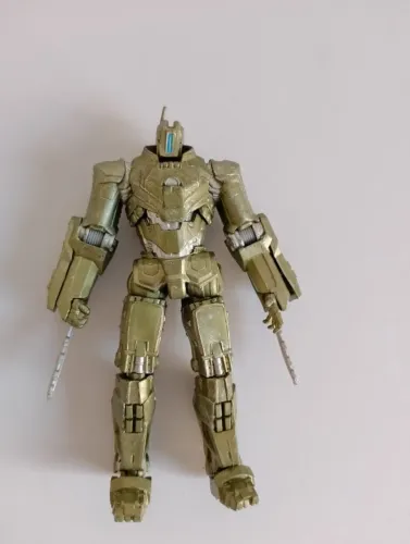 MARVEL UNIVERSE IRON MAN DRONE ESCALA 3,75 HASBRO