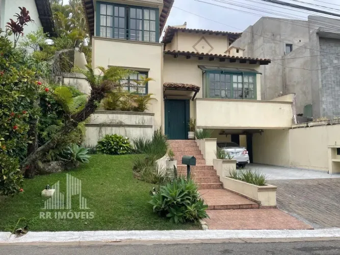 RR8794 Casa 333m² CONDOMÍNIO RESIDENCIAL 3 - OPORTUNIDADE - 3 Dorms 4 Vagas - Santana de P