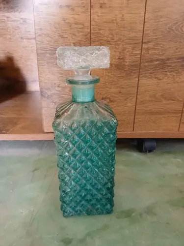 Decantador de vidro verde 