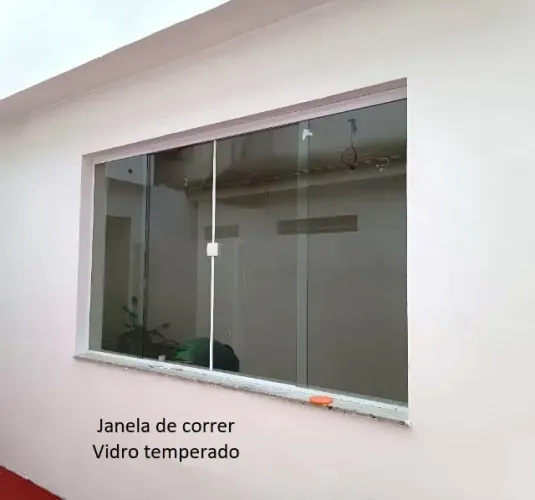 Janela de vidro temperado ou Alumínio