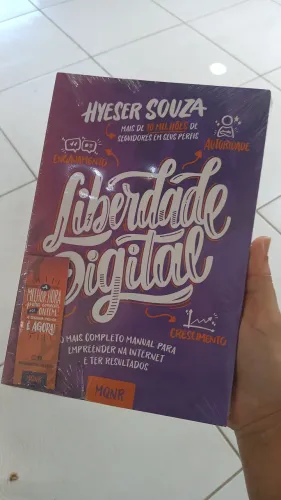 Vendo 7 livros sobre Marketing e Vendas, cada um R$10