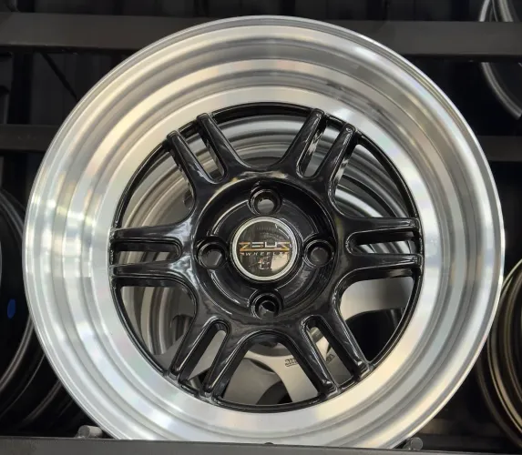 Rodas Zeus aro 15 tala 8 furacão 4x100