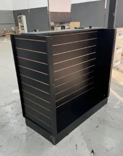 GÔNDOLA H CANALETADA MDF PRETO