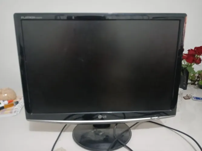 Monitor usado LG 21,5 polegadas 