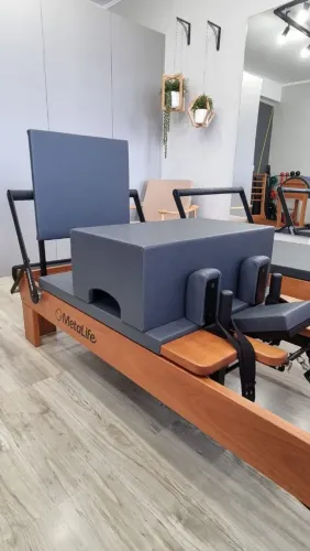 Reformer de Pilates MetaLife semi novo