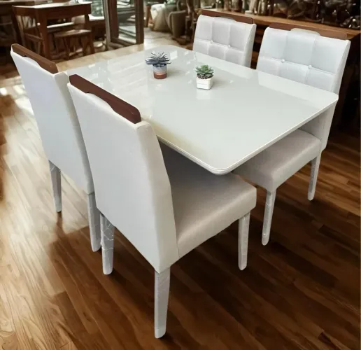 Mesa de jantar 4 cadeiras madeira maciça entrego hoje R$ 2.299,99 a vista 
