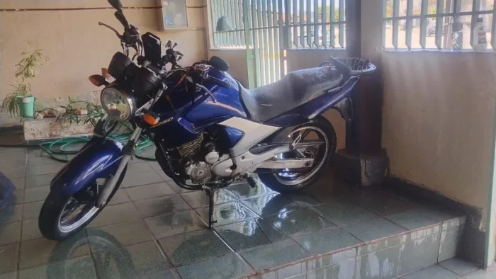 Vende-se Fazer250