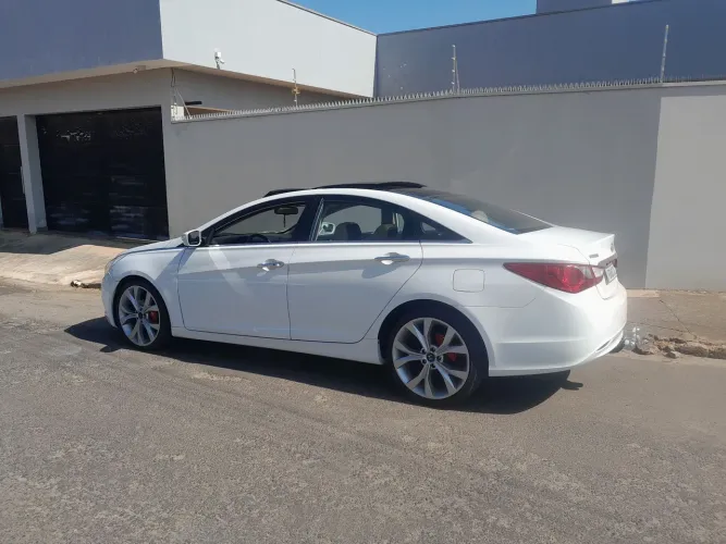 Hyundai Sonata 2.4 16V 182cv 4P Aut. 2013