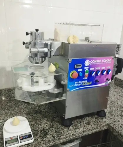 Máquina modeladora de salgados e doces - Consultomaq