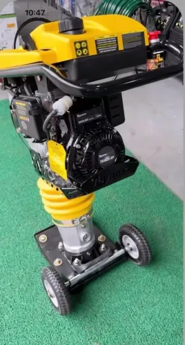 Compactador de solo a percussão gasolina Toyama (Novo)