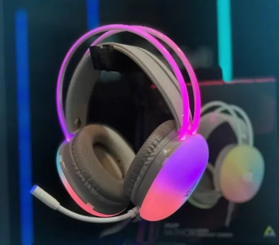 Headset Gamer com LED RGB - Qualidade e Imersão!