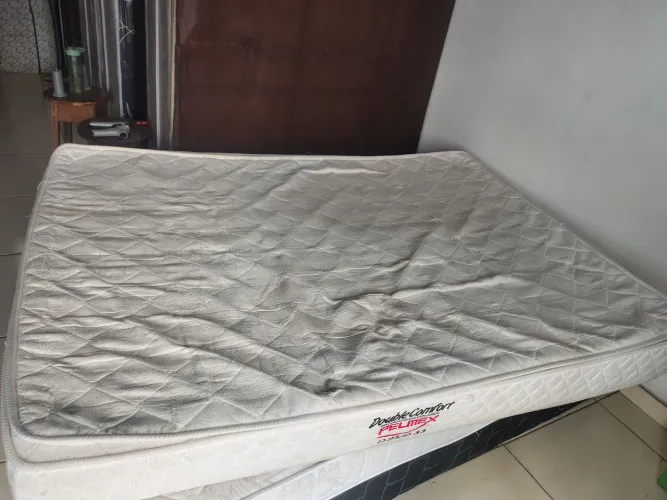 COLCHÃO CASAL DE ESPUMA D33 PELMEX USADO R$360 3NTREGA GRÁTIS