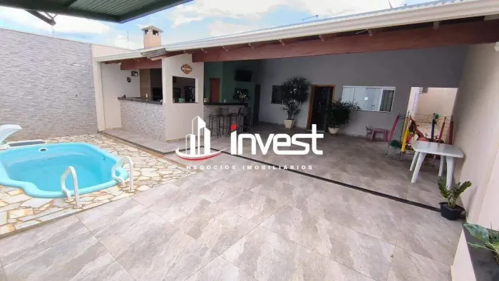 Casa a venda no Jardim Nenê Gomes com 3 quartos e piscina