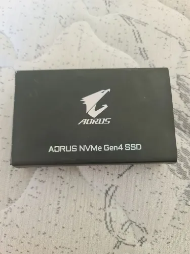 SSD 2TB AORUS NVMe Gen4 com heatsink