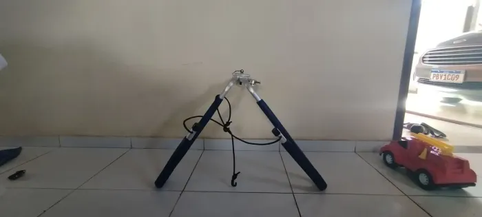 Suporte de bicicleta para levar prancha de surf.