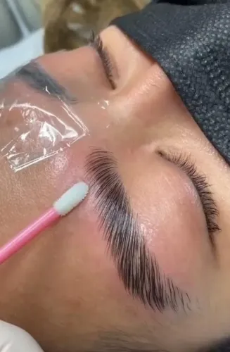 ? Brow Lumination - Sobrancelhas Perfeitas e Iluminadas!