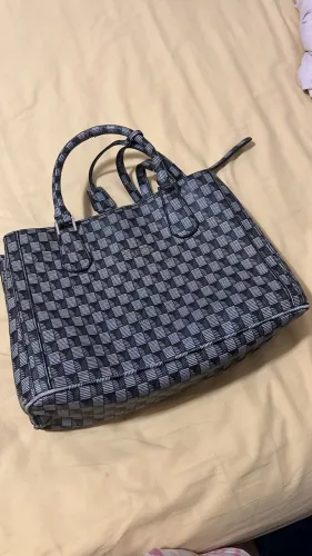 Bolsa de marca Guess 